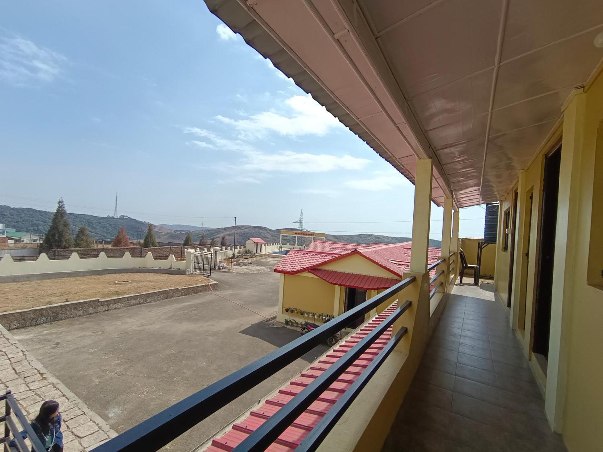 Serene Resort Czerapuńdżi Zewnętrze zdjęcie